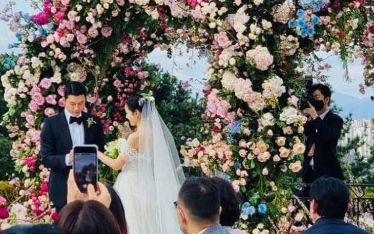 Lễ cưới thế kỷ của Son Ye Jin và Hyun Bin thành tâm điểm showbiz