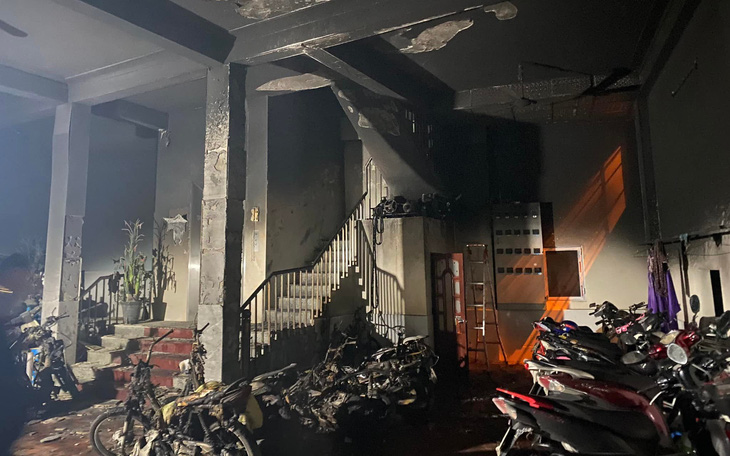 Cháy nhà trọ ở Hà Nội, cứu  được 7 người, 1 người tử vong