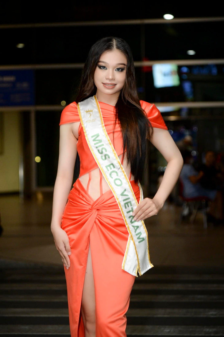 Thùy Linh, Phương Anh ấn tượng tại Paris Fashion Week; Hoài Phương đi thi Miss Eco International - Ảnh 4.