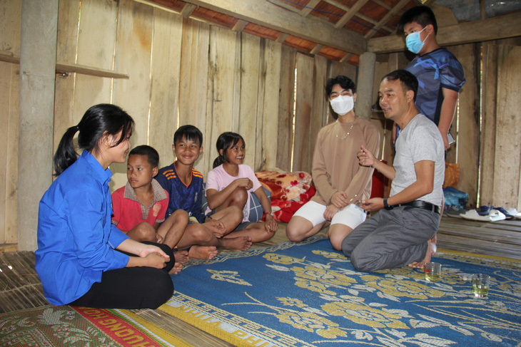 Bốn đứa trẻ mồ côi ở thung lũng Mang Châu - Ảnh 3.