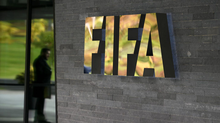 FIFA cho phép cầu thủ và HLV nước ngoài đơn phương đình chỉ hợp đồng tại Nga và Ukraine - Ảnh 1.