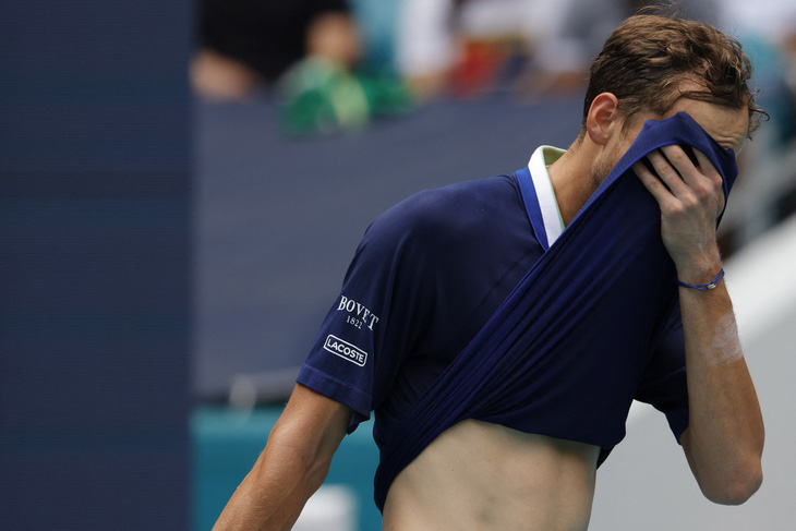 Thất bại ở Giải Miami Open, Medvedev không thể lên ngôi số 1 thế giới - Ảnh 1.
