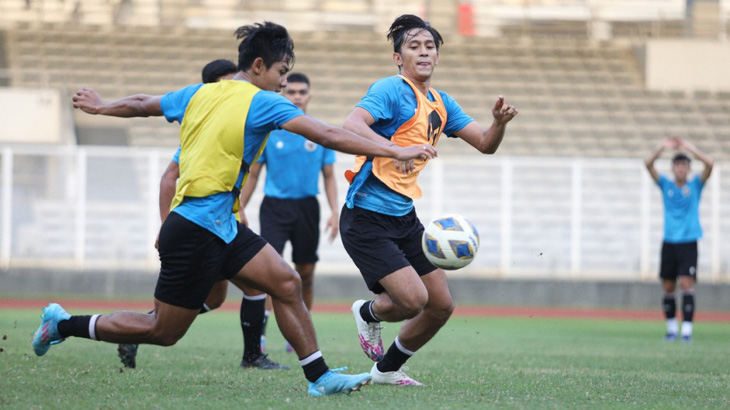 Môn bóng đá nam SEA Games 31: Các đối thủ của U-23 Việt Nam chuẩn bị ra sao? - Ảnh 1.
