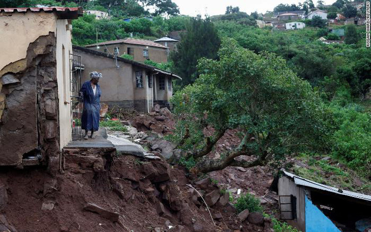 Lũ lụt và lở đất kinh hoàng ở Nam Phi: 306 người chết