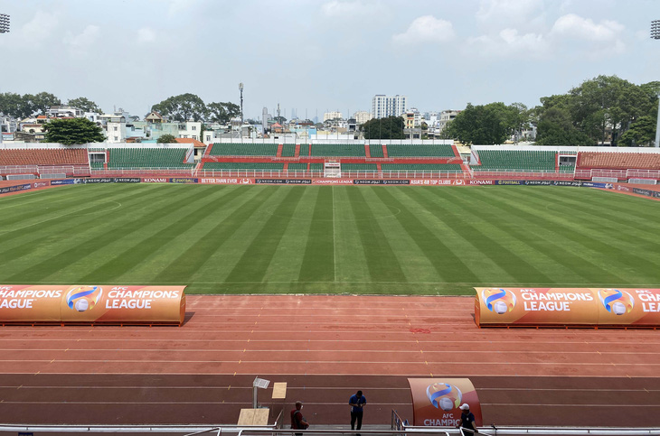 Trước AFC Champions League 2022: 4 đội bóng chỉ được đi dạo trên mặt sân Thống Nhất để cảm nhận - Ảnh 1.