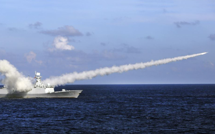 Trung Quốc liên tục tập trận ở Biển Đông, cả ngày lẫn đêm