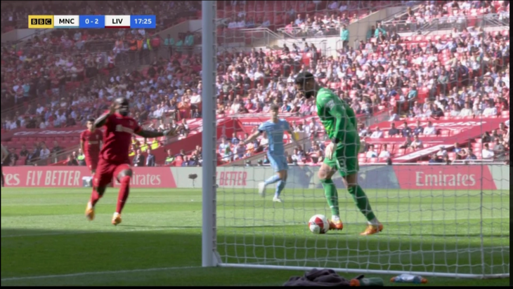 Pep Guardiola bảo vệ ‘tội đồ’ Zack Steffen - Ảnh 2.