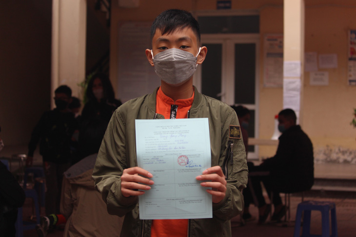 Nhiều quận, huyện ở Hà Nội chưa tiêm cho trẻ 5 - 12 tuổi trong ngày 17-4 - Ảnh 2.