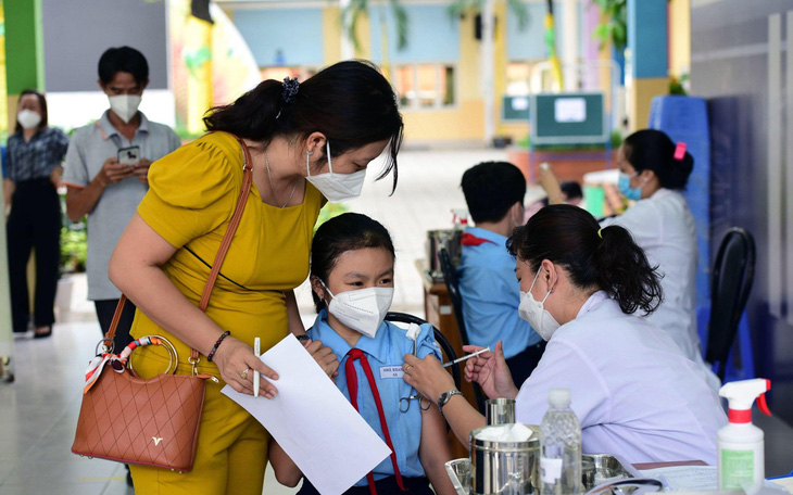 Tại sao tỉ lệ tiêm chủng cho trẻ ở Hà Nội thấp?