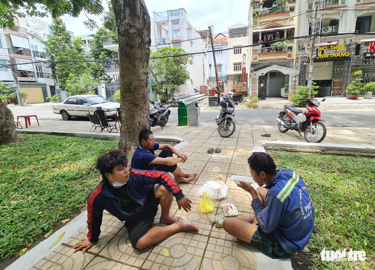 Những bữa trưa qua quýt bên đường - Ảnh 3.