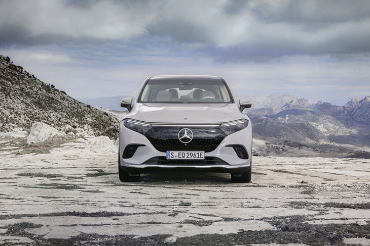 Xe điện Mercedes-Benz EQS SUV ra mắt: Ngập tràn công nghệ - Ảnh 2.