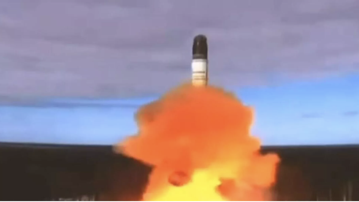 Mỹ nói Nga có báo trước về việc thử tên lửa đạn đạo Sarmat - Ảnh 1.