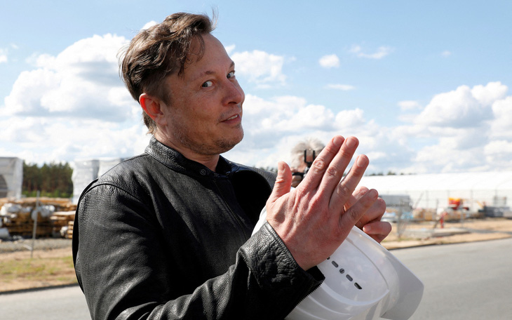 Tỉ phú Elon Musk gom tiền mua Twitter