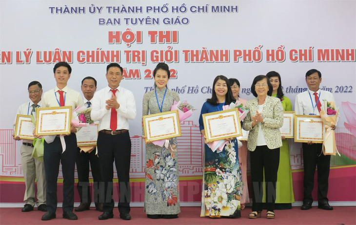 Bế mạc Hội thi giảng viên lý luận chính trị giỏi TP.HCM năm 2022 - Ảnh 1.