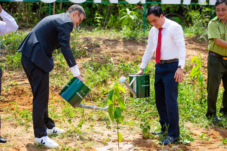 VinFast khởi động dự án trồng rừng “Phủ xanh tương lai” - Ảnh 3.