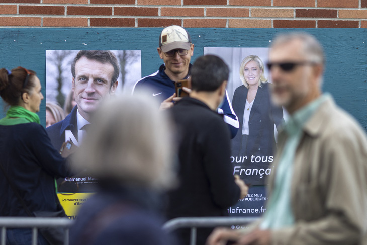Bầu tổng thống Pháp: Nếu bà Le Pen thắng sẽ chấn động hơn chiến thắng của ông Trump - Ảnh 1.