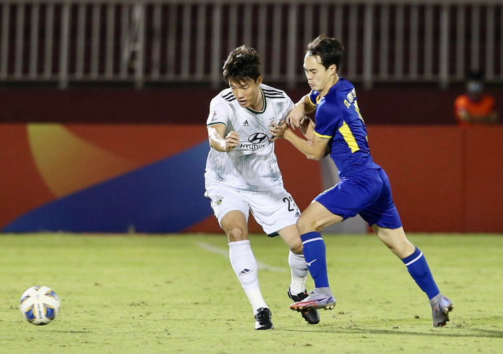 Văn Toàn ghi bàn giúp HAGL cầm hòa nhà vô địch Hàn Quốc ở AFC Champions League - Ảnh 1.