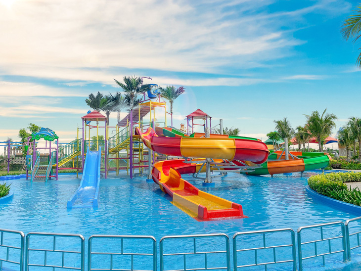 Công viên nước Dino Water Park mở cửa miễn phí trong 3 ngày lễ - Ảnh 2.