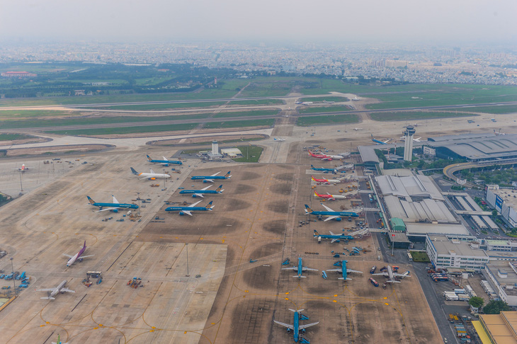 Khai thác bình thường hai đường băng, giảm quá tải ở sân bay Tân Sơn Nhất - Ảnh 2.