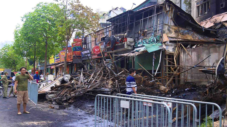 Hà Nội: Kịp thời đưa 4 người thoát nạn trong vụ cháy nhà dân - Ảnh 3.