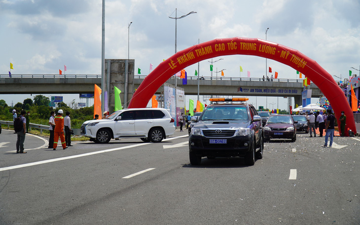 Khai thác cao tốc Trung Lương - Mỹ Thuận: 13 năm trầy trật, giờ chỉ mong đi nhanh qua Tiền Giang