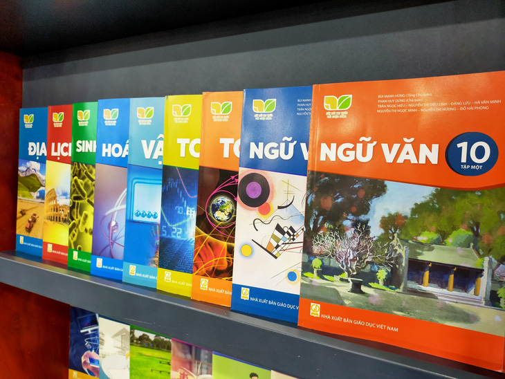 NXB Giáo Dục Việt Nam công bố giá sách giáo khoa lớp 3, 7, 10 mới - Ảnh 1.