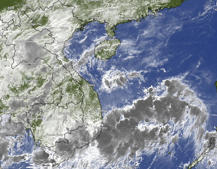 TP.HCM, Đông Nam Bộ mưa trắng trời, áp thấp bắt đầu ảnh hưởng - Ảnh 2.