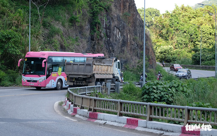 Đón khách chơi lễ, Lâm Đồng hạn chế xe tải qua đèo Bảo Lộc - Ảnh 1.