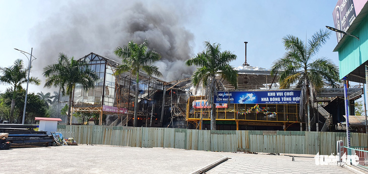 Cháy tại công trường xây công viên gần Cung thiếu nhi Hải Phòng - Ảnh 2.