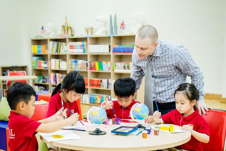 Cho con học trường song ngữ quốc tế - Nhận ưu đãi lên đến 30% học phí - Ảnh 1.