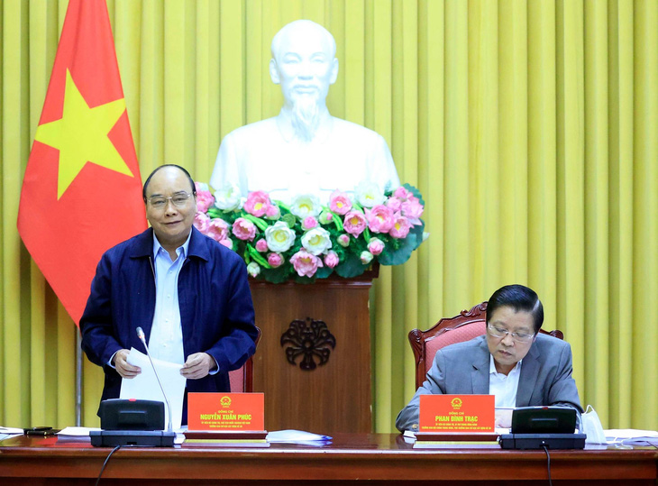 Chủ tịch nước Nguyễn Xuân Phúc làm việc với Tổ biên tập xây dựng đề án Nhà nước pháp quyền - Ảnh 1.