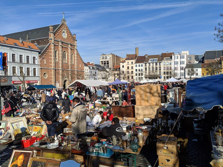 Thị trường đồ cũ ở Bỉ đạt doanh thu hàng năm đến 1,5 tỉ euro - Ảnh 1.