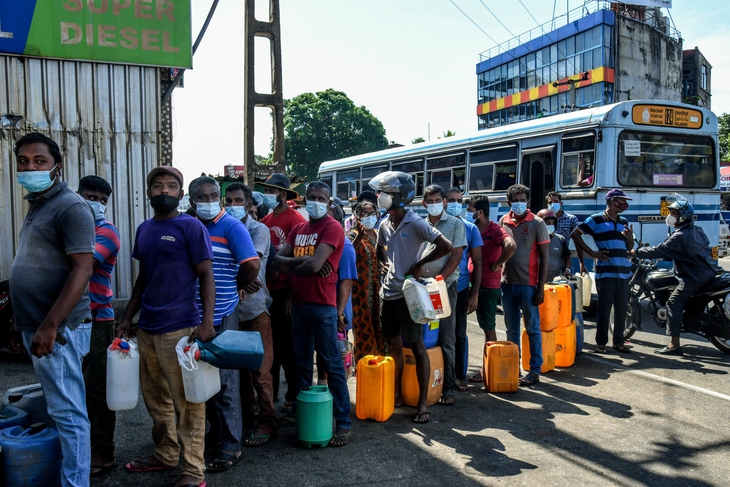 Sri Lanka: Kinh tế suy thoái, bất ổn lan rộng - Ảnh 1.