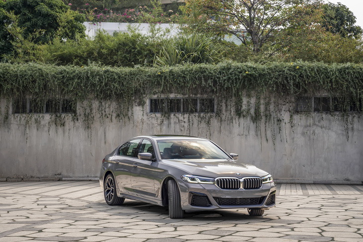 BMW 5 Series - giao thoa giữa chất thể thao trẻ trung với sự lịch lãm, sang trọng - Ảnh 5.