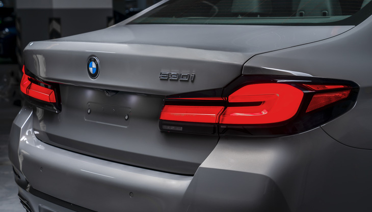 BMW 5 Series - giao thoa giữa chất thể thao trẻ trung với sự lịch lãm, sang trọng - Ảnh 2.