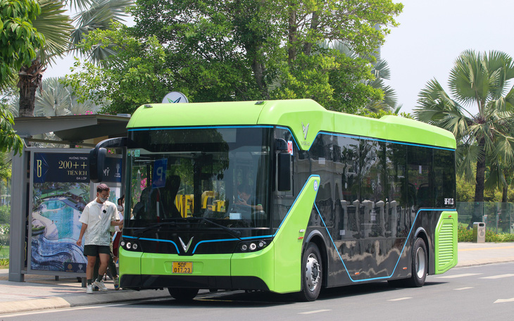 TP.HCM: Xe buýt điện phục vụ gần 40.000 khách trong tháng đầu tiên