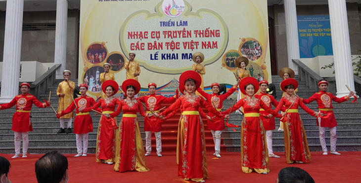 Triển lãm hơn 100 loại nhạc cụ truyền thống các dân tộc Việt Nam - Ảnh 1.