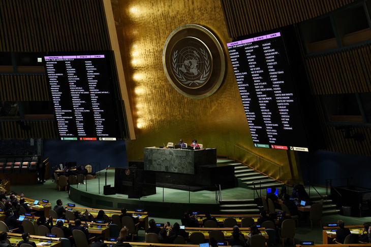 Liên Hiệp Quốc đình chỉ tư cách thành viên Nga tại Hội đồng Nhân quyền - Ảnh 1.