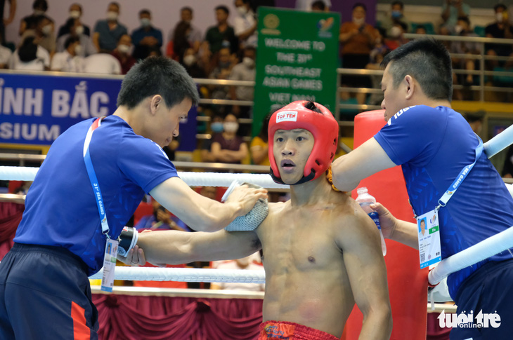 Hằng Nga, Thế Hưởng lấy vé tranh HCV kickboxing - Ảnh 1.