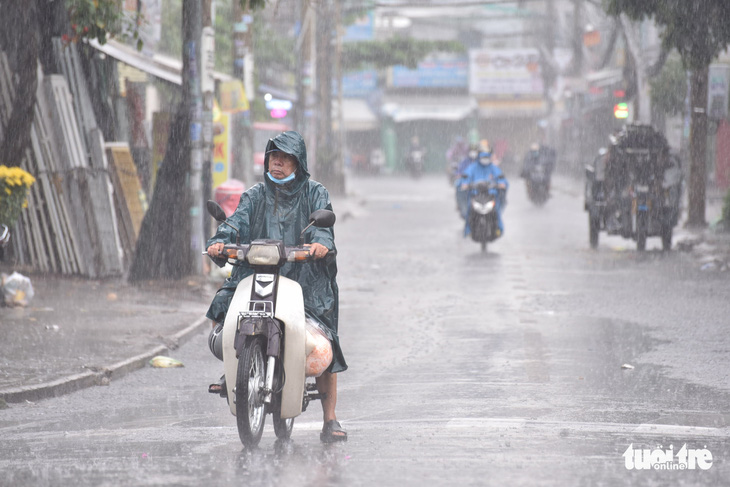 Tin sáng 13-5: Mức đóng BHYT hộ gia đình sẽ tăng; CĐV không được ném giấy vệ sinh trận gặp Myanmar - Ảnh 3.