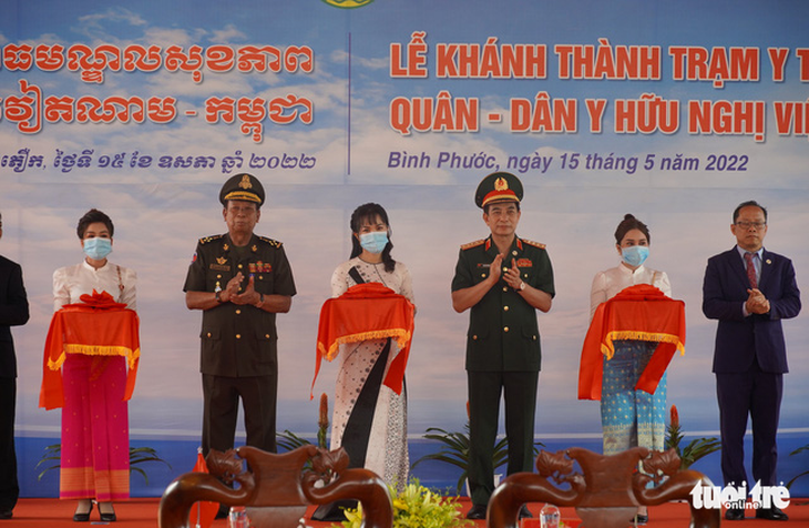 Việt Nam, Campuchia giao lưu hữu nghị quốc phòng ở biên giới - Ảnh 6.