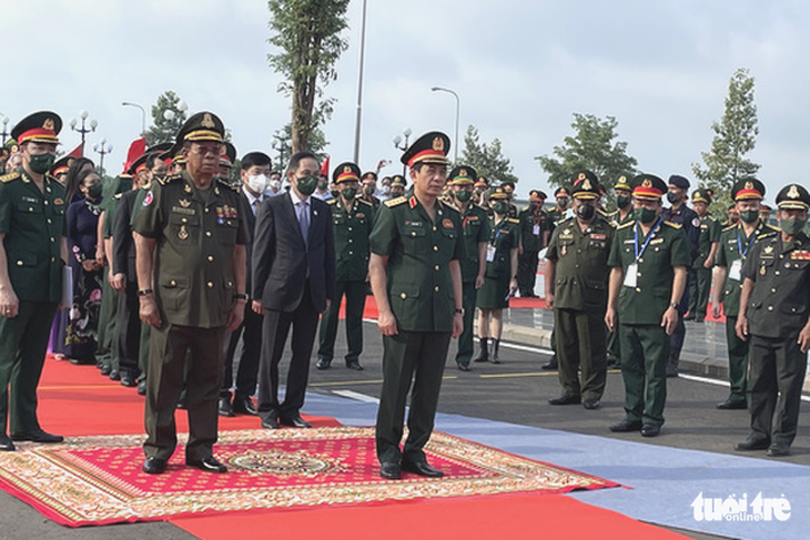 Việt Nam, Campuchia giao lưu hữu nghị quốc phòng ở biên giới - Ảnh 2.