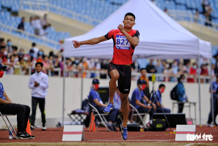 Đẹp trai như ‘nam thần’, nhà vô địch SEA Games Nguyễn Tiến Trọng bị mẹ ‘tố’ có thể... ế vợ - Ảnh 1.