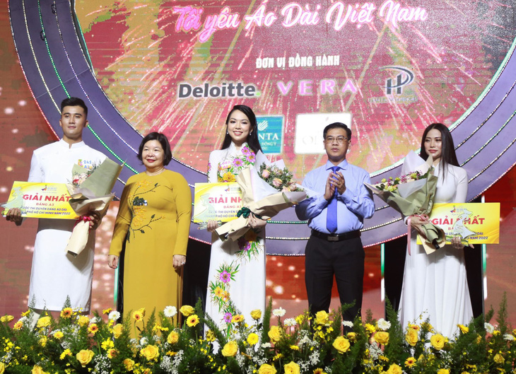 Cuộc thi Duyên dáng Áo dài 2022: Tôn vinh nét đẹp tà áo Việt - Ảnh 8.