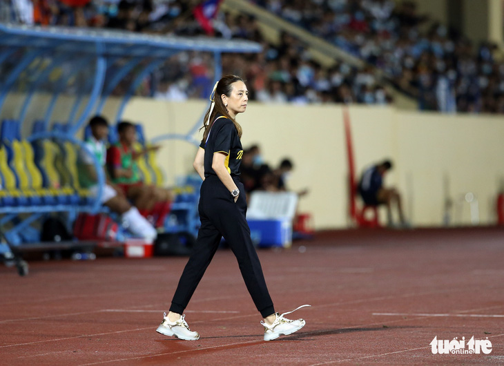 Nữ trưởng đoàn U23 Thái Lan bị thủ môn Kawin làm chấn thương mũi - Ảnh 5.