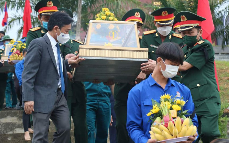 Truy điệu, an táng 11 hài cốt liệt sĩ hy sinh tại Lào