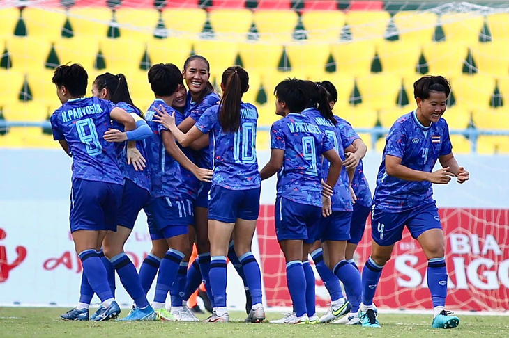 Tuyển nữ Thái Lan vào chung kết SEA Games 31, chờ đấu Việt Nam hoặc Myanmar - Ảnh 3.