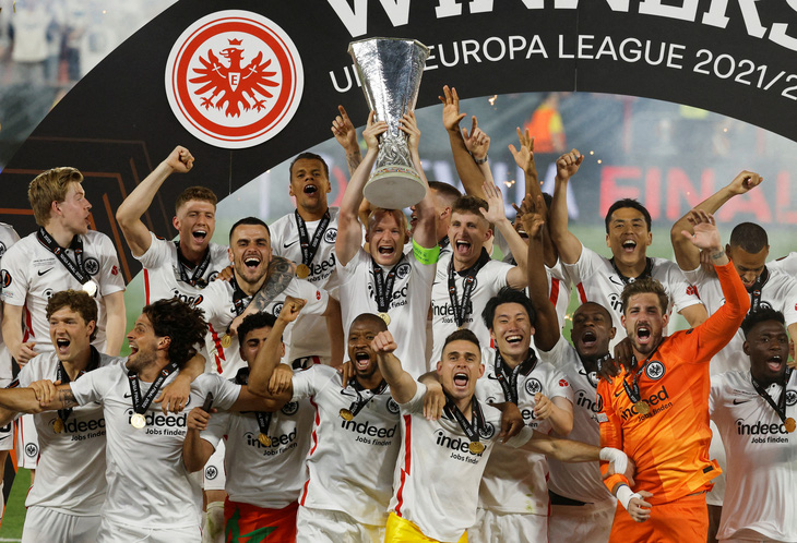 Đội bóng Đức vô địch cúp châu Âu lần đầu tiên sau 42 năm - Ảnh 1.