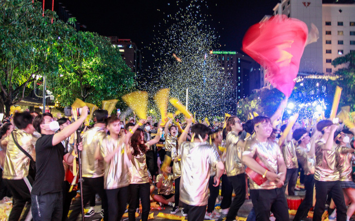 Người dân vui mừng cùng chiến thắng của U23 Việt Nam