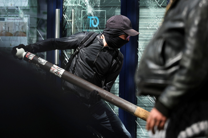 Bạo loạn ở Paris ngày 1-5 - Ảnh 3.